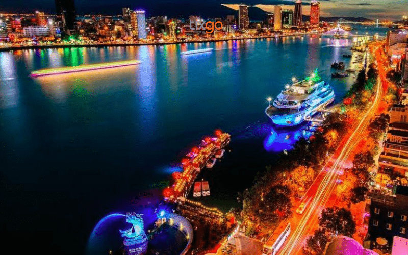 Tour xem cầu Rồng phun lửa
